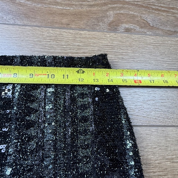 Express Women's Sequin Mini Skirt Black/Gunmetal Size 2, Holiday, Party, Fall - Picture 4 of 7